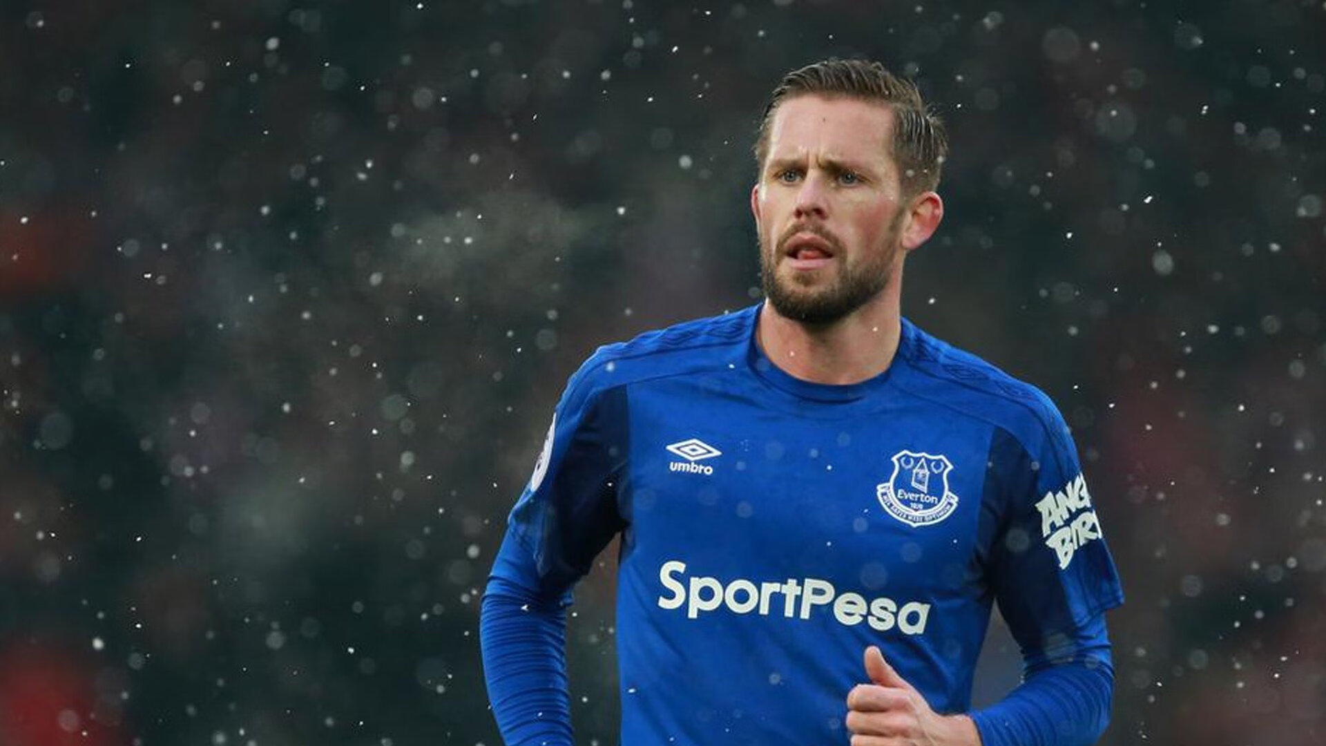 米兰体育官方网站APP下载-英超球队利用GPS数据调整赛中跑动策略的实践，英超一场比赛跑动距离