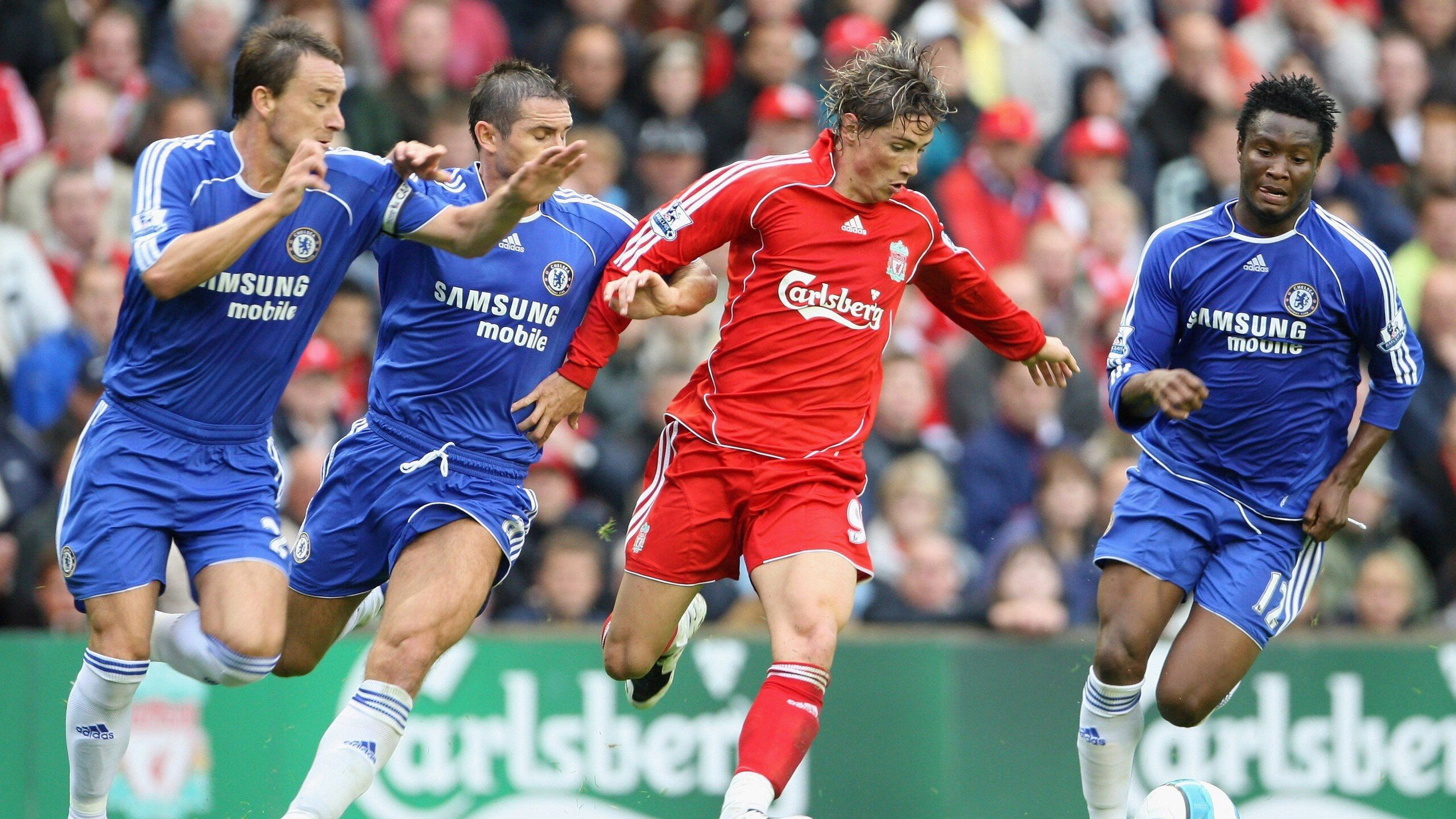 AC米兰新闻-英超联赛直播评论多语言化对国际覆盖效果观察，英超官方解说