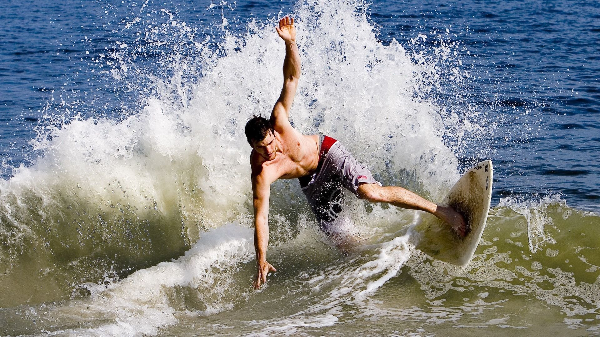 米兰全站APP正式版下载-中锋背身拿球能力是否成就球队进攻节奏控制,中锋背打教学视频